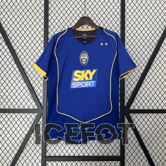 Juventus Away Retro Jersey 04 05